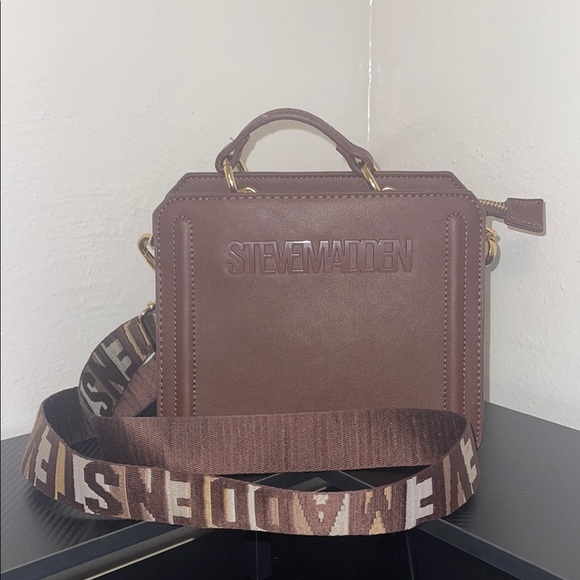 Steve Madden Handbags - Steve Madden Chocolate Crossbody Bag